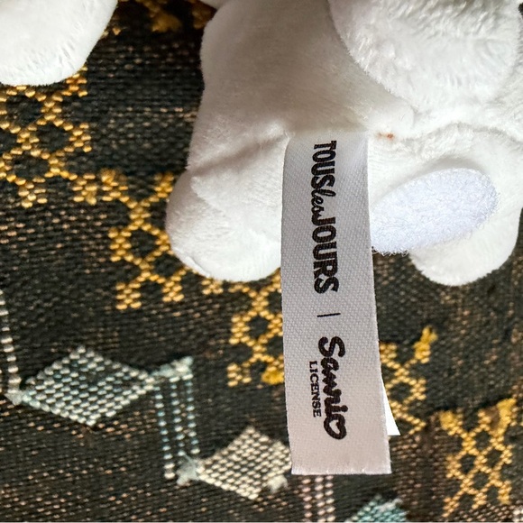 NWOT Cinnamoroll X Tous Les Jours cake topper purse charm - Picture 3 of 8